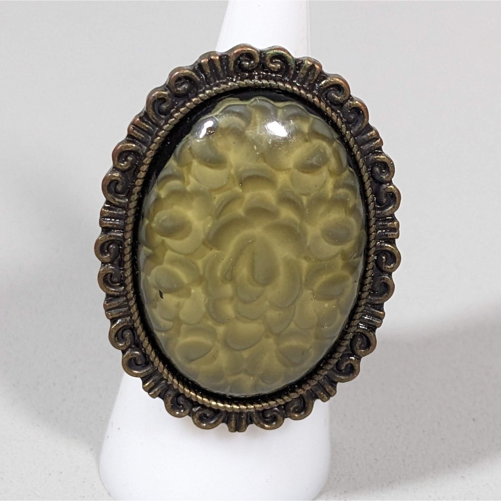 Vintage Style Oval Floral Cocktail Ring Bronze Tone Statement Size 6.5